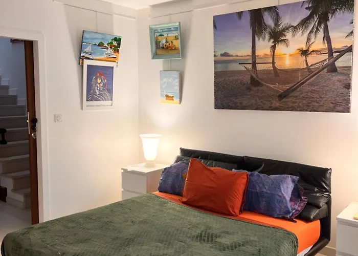 Cozy Spacieuse, Intra-muros, Clim, Parking Δωμάτια σε οικογενειακή κατοικία Aigues-Mortes